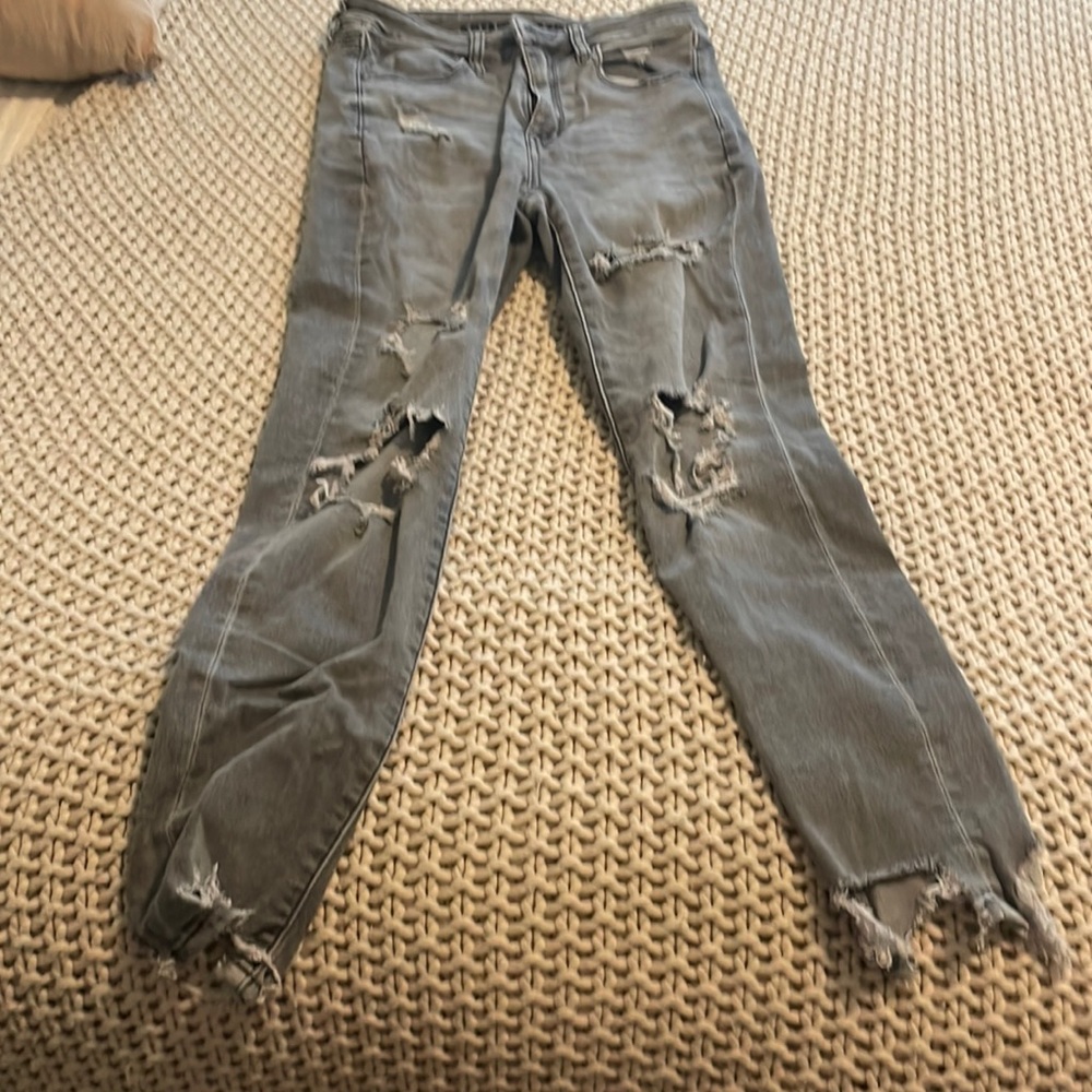 American eagle high rise next level skinny jeans in light grey size 6